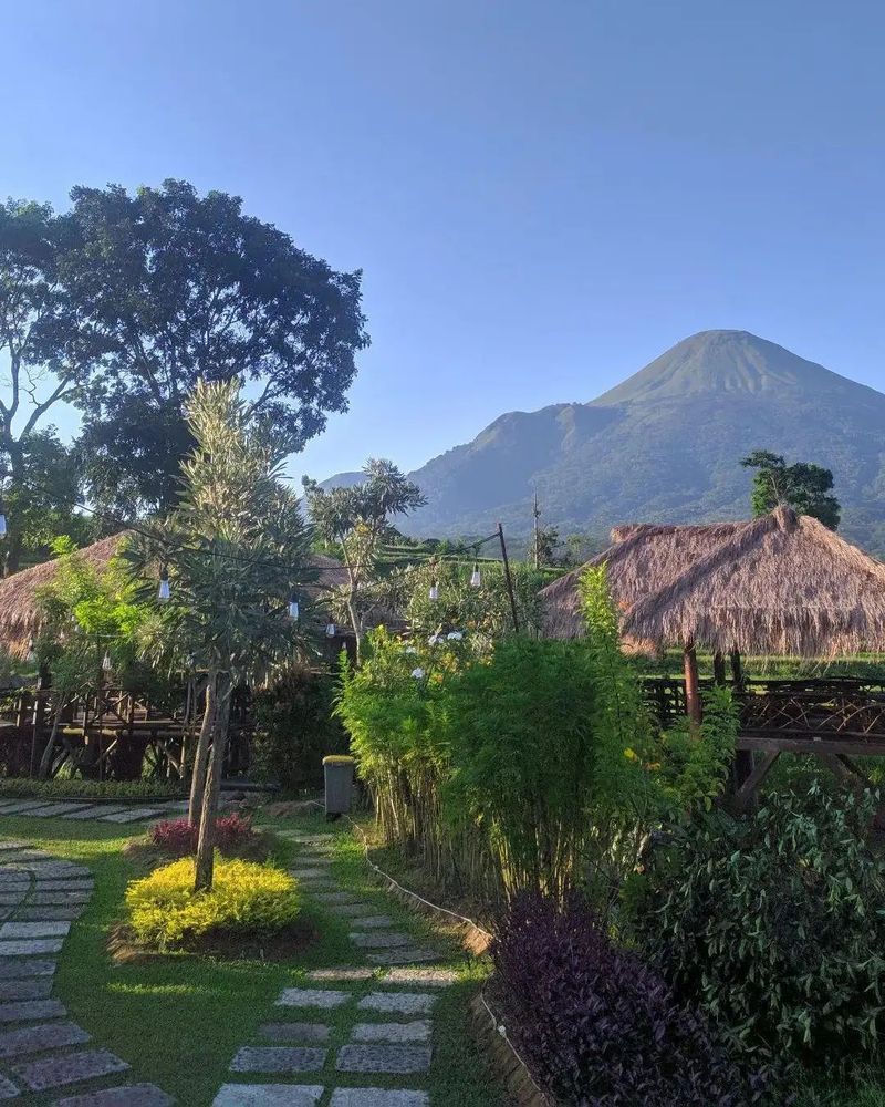 Rekomendasi cafe kekinian di Trawas.