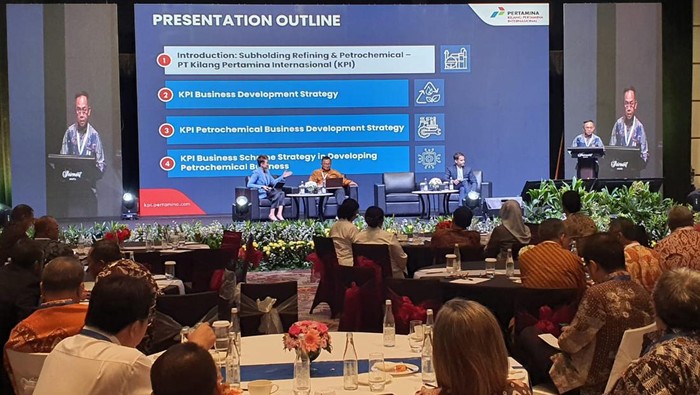 Bisnis Petrokimia : Tantangan dan Kesempatan untuk Pengembangan Progresif di Indonesia.