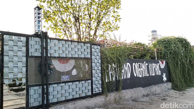 Dream Cafe yang berlokasi di belakang Perumahan Seroja No.1 Blok A, Kelurahan Manulai 2, Kecamatan Alak, Kota Kupang, Sabtu (11/05/2024). (Anastasya Evlynda Berek/detikBali)