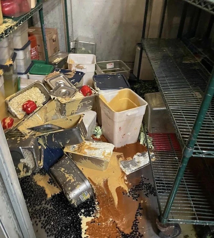 Duh! 10 Kondisi Dapur Restoran Ini Kotor hingga Berantakan