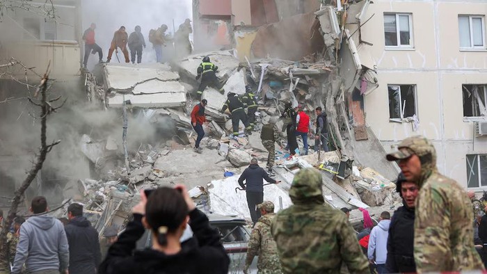 Gedung apartemen di Belgorod, Rusia, ambruk usai dihantam serangan rudal Ukraina (REUTERS/Stringer Purchase Licensing Rights)