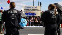 Dalam sebuah pernyataan, polisi Brandenburg mengumumkan bahwa dalam 18 aksi berbeda yang berlangsung antara 8 Mei hingga 12 Mei, polisi telah mencatat sebanyak 76 dakwaan, dan 23 orang telah ditahan sementara. Menurut polisi, dakwaan terhadap para pengunjuk rasa tersebut berkaitan dengan pelanggaran undang-undang hak berkumpul, mengganggu lalu lintas, menolak penangkapan, mengacaukan kedamaian, dan perusakan properti.
