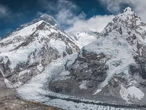 Pendaki Baku Hantam gegara Berebut Spot Foto di Gunung Everest