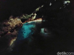 Menyusuri Keindahan Gua Kristal Kupang, Ada Anak-anak Siap Jadi Tour Guide