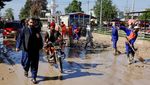 Jalan Raya di Afghanistan Tertutup Lumpur Imbas Banjir Bandang