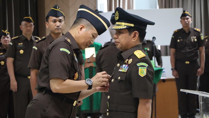 JAM-Pidmil Mayjen TNI Wahyoedho Indrajit  melantik Laksamana Pratama TNI Effendy Maruapey sebagai Direktur Penindakan pada JAM PIDMIL.