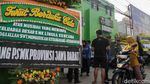 Karangan Bunga Pascakecelakaan Maut Subang Berjejer di SMK Depok