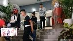 Karina Ranau Pilih Bungkam Usai Jenguk Epy Kusnandar