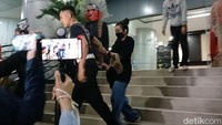 Karina Ranau baru saja membuat penegasan bahwa Epy Kusnandar tak memegang ponsel saat ini. Akun Instagram Epy Kusnandar dipegang olehnya sehingga masih aktif. Foto: Febri/detikHOT