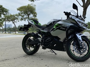Kawasaki Ninja Listrik Sold Out! Mau Beli Harus Nunggu 4 Bulan