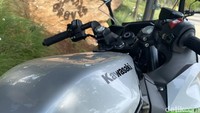 Penasaran apa yang ada di balik tangki ini? Foto: Ridwan Arifin