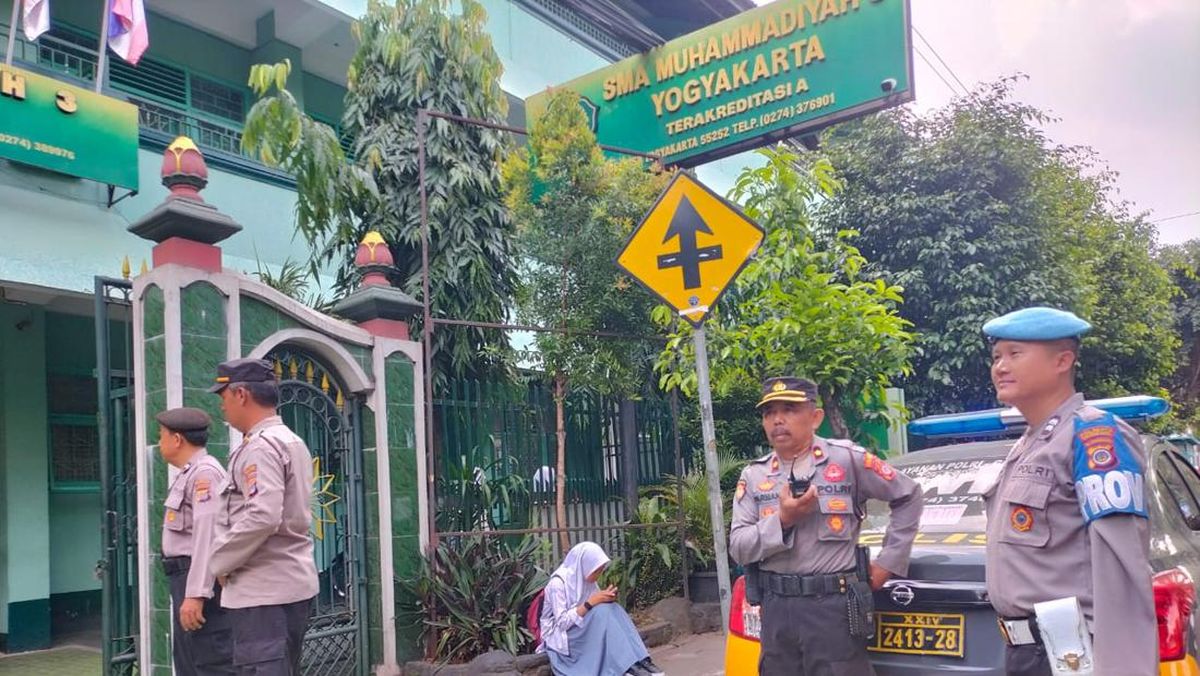 Heboh Siswa Nyebur Selokan-Dilempari Saat Ricuh Pelajar di Jogja