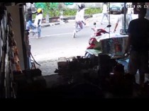 Momen Pelajar Ricuh Lempar Batu-Bawa Sajam di SMK Jogja Terekam CCTV!
