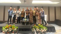 Tentu tantangan kedepan bukan sekedar peningkatan kapasitas pengamanan siber semata melainkan juga peningkatan kesadaran masyarakat untuk menjaga keamanan data mereka maupun dirinya dari risiko keamanan siber. Keamanan digital adalah tanggung jawab yang harus dipikul bersama. Saat ini adalah momentum penting untuk mempersatukan semua pihak dalam ekosistem digital, dengan tujuan melakukan edukasi secara luas dan kolaboratif kepada masyarakat.