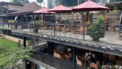 Kafe Koneng: Fasadnya Modern, Konsepnya Jadul, dan Ada Mini Zoo