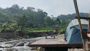 Foto: Glamping Pinggir Sungai di Sentul