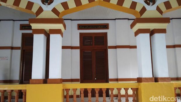 Masjid Sukadana atau dikenal Masjid Nona di Kabupaten Cirebon