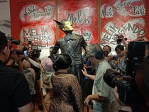 Patung Kurus Hidung Panjang Melik Nggendong Lali Curi Perhatian Megawati