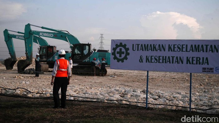 Refuse Derived Fuel (RDF) Rorotan tengah dibangun dan menjadi tempat pengolahan sampah terbesar di Indoensia. Begini proses pembangunannya.