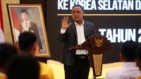 Benny menyampaikan bahwa informasi terkait tenaga kerja Indonesia yang kabur telah dikeluhkan oleh pemerintah Korea Selatan maupun Duta Besar Indonesia untuk Korea Selatan. 