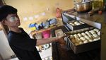 Harga Bahan Baku Naik, Pelaku UMKM Roti Tekan Keuntungan Penjualan