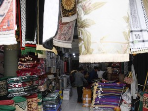 Catat 9 Tempat Pusat Oleh-Oleh Haji di Malang