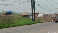 Proyek pengembangan PIK 2 ini berada di sekitar jalur pantai utara (Pantura) Kabupaten Tangerang, Banten. Proyek rencananya akan dibangun di atas lahan seluas 1.755 hektar, yang artinya akan menggusur beberapa desa di kawasan itu.