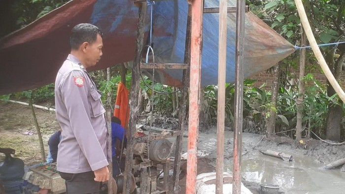 Polres Ponorogo membangun sumur dalam