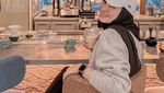 Santyka Fauziah dan Sule Romantis Makan Bareng hingga Suap-suapan