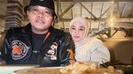 Santyka Fauziah dan Sule Romantis Makan Bareng hingga Suap-suapan