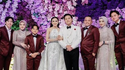Foto Santyka Fauziah Pacar Baru Sule di Pernikahan Rizky Febian, Curi Atensi