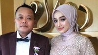 Gak putus. Cuma kita gak perlualah kita apa-apa diposting gitu, setiap saat harus bikin konten. Itu kan netizen juga, kata Sule. Foto: Instagram @ferdinan_sule