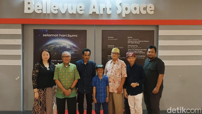 Pameran tunggal karya-karya lukisan abstrak dan instalasi Sri Pramono diselenggarakan di Belleuve Art Space. Pameran ini digelar dalam rangka memeriahkan ‘Hari Bumi’.