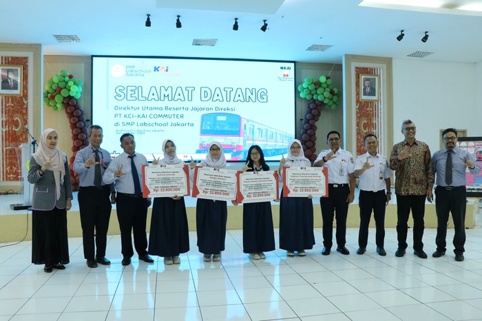 Siswa SMP Labschool Jakarta raih beasiswa dari PT KCI KAI Commuter