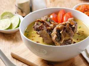 Gurih Mantap! 5 Sop Buntut Berkaldu Bening Untuk Makan Siang
