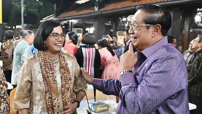 Sri Mulyani Ketemu Mantan Bos di Cikeas.