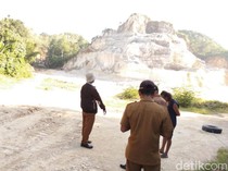 Pemkab Bone Minta Pemprov Sulsel Tinjau Ulang Izin Tambang Batu di Wollangi