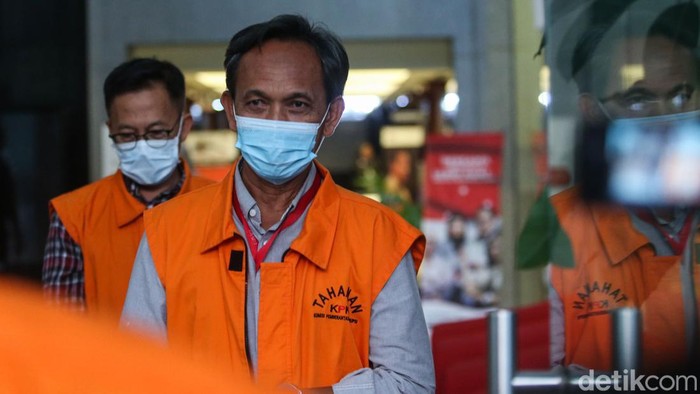 Tampang 3 Tersangka Korupsi PTPN XI yang Rugikan Negara Rp 30 M Tampang 3 Tersangka Korupsi PTPN XI yang Rugikan Negara Rp 30 M