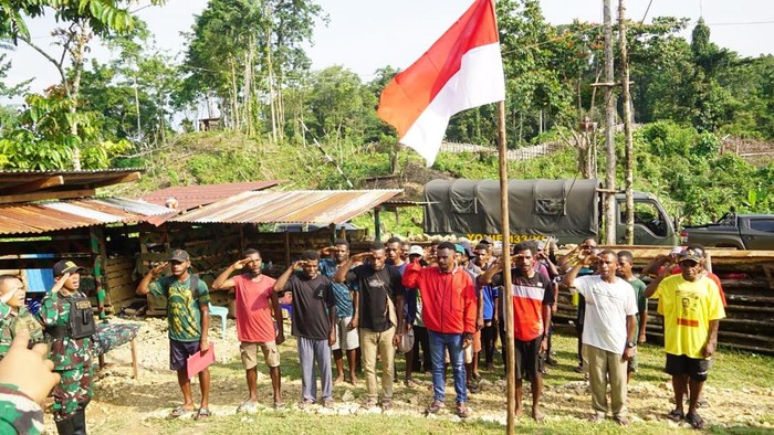 30 anggota OPM Berikrar kembali ke NKRI.