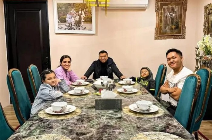 Anang Hermansyah dan Ashanty Selalu Kompak Kulineran Berdua