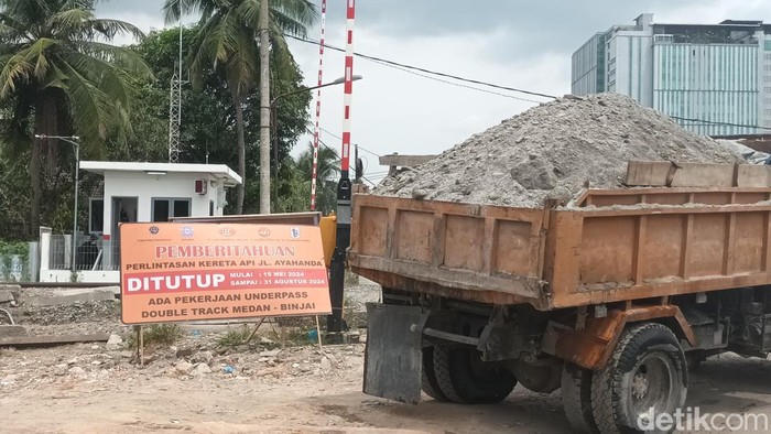Area Penutupan Pelintasan Kereta Api Jalan Ayahanda
