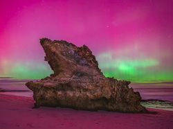 Aurora Bukan Cuma Cahaya Utara, Ada Cahaya Selatan