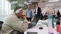 Selain itu, pada saat yang berdekatan, AXA Insurance memperkenalkan kantor barunya. Dengan tetap berlokasi di AXA Tower, area kerja baru AXA Insurance mendukung konsep Smart Working yang memberikan kenyamanan kepada setiap karyawannya dalam bekerja dan juga melayani nasabah.