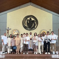 Di hari pembaptisan baby Djala terlihat para anggota keluarga juga turut hadir. Ibunda dan kedua adik Nadine, Marcel dan Mischa, juga ikut datang dan berpose bersama. Foto: dok. Instagram/@nadinelist