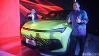 Pada kesempatan Istimewa ini hadir juga Chen Wei selaku Vice General Manager of Beijing Automotive Group Co. Ltd. & Chairman of BAIC Motor Corporation. Ltd., Zhao Pengfei sebagai Vice President BAIC International, juga founder dari PT JDI sekaligus founder JHL Group, Jerry Hermawan Lo, Bambang Soesatyo sebagai shareholder di PT JIO, juga Aries Marsudiyanto sebagai shareholder di PT JIO yang menjadi perusahaan yang membawahi CKD manufaktur untuk merek BAIC di Indonesia.