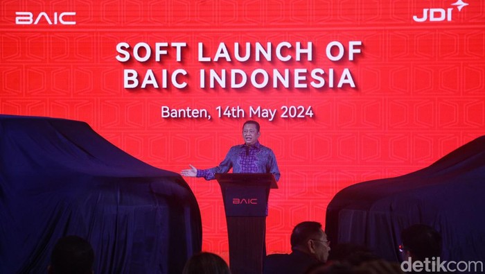 BAIC Ramaikan Pasar Mobil China di Indonesia Beijing Automotive Group Co., Ltd. (BAIC) resmi hadir di Indonesia melalui PT JIO Distribusi Indonesia (JDI). BAIC juga turut memperkenalkan dua mobil SUV-nya, BAIC BJ-40 PLUS dan BAIC X55-II.