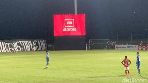 Potret laga Bali United vs Persib, pada Selasa (14/5/2024) di Bali United Training Center, Gianyar. (Siti Muamalah/detikBali)