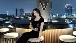 Cantiknya Laura Moane Saat Makan di Resto hingga Nongkrong di Kafe