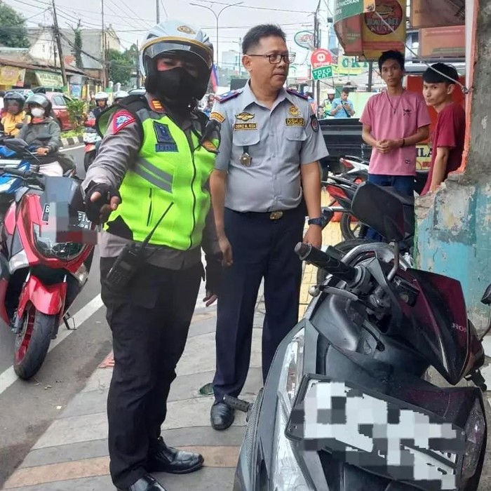 40 Kendaraan Tak Berizin Ditertibkan dalam Operasi Penertiban Parkir di Depok