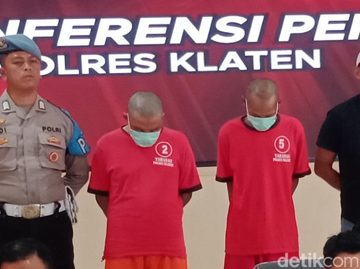 Dua tersangka perkelahian yang menyebabkan dua pengamen tewas dihadirkan di Mapolres Klaten, Selasa (14/5/2024).